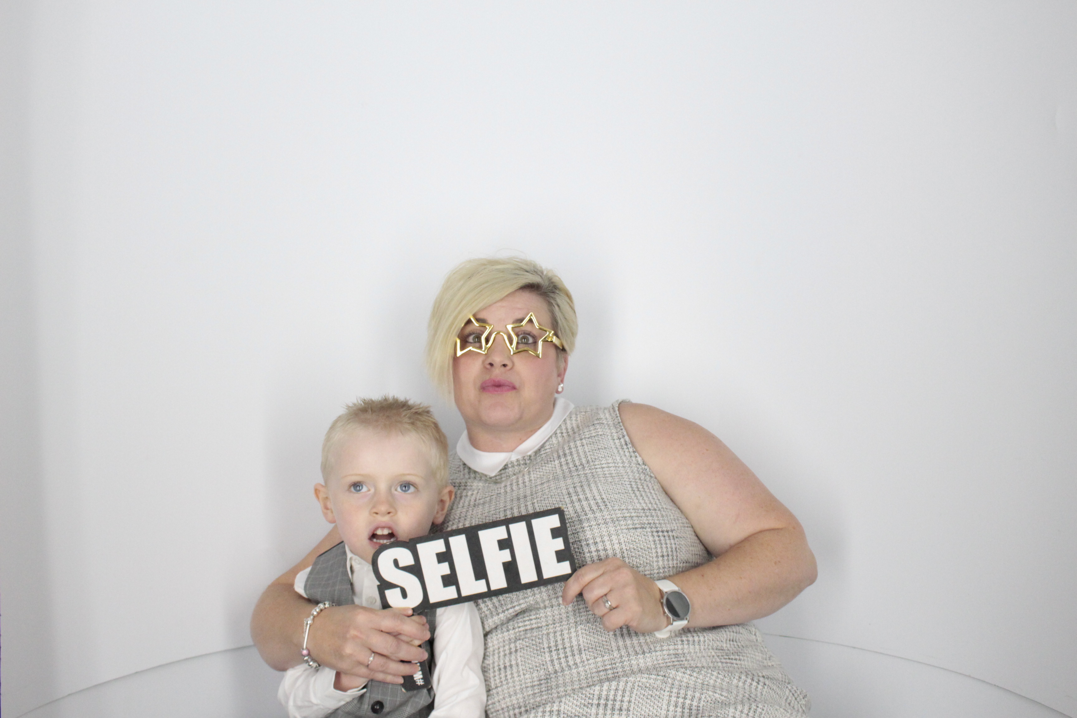 Emma & Karl's Wedding | View more photos from the event at gallery.myphotoboothexperience.co.uk/u/MyPhotoBoothExperienceLtd/Emma-Karls-Wedding
